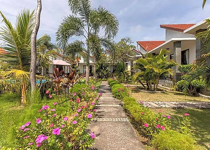 Comfy Twin With Garden View Near * Batununggul